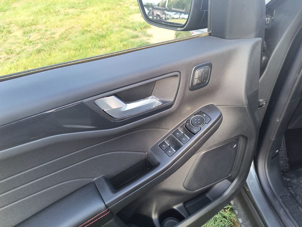 2025 Ford Escape ST-Line Elite