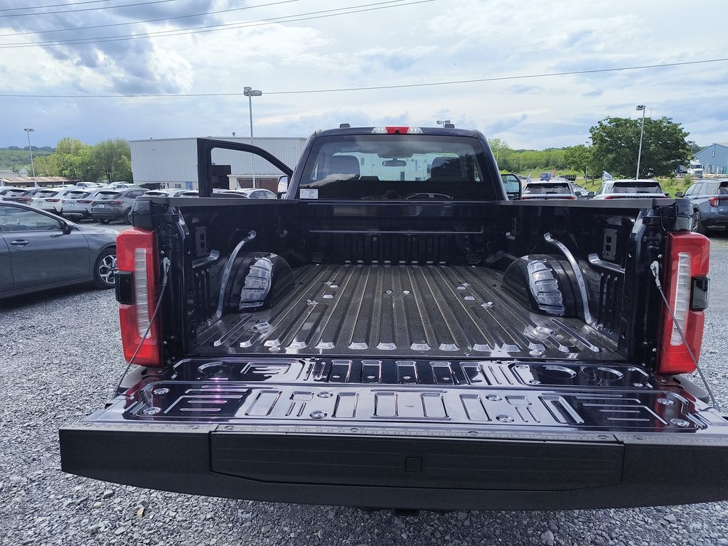 2025 Ford F-350 Super Duty XL