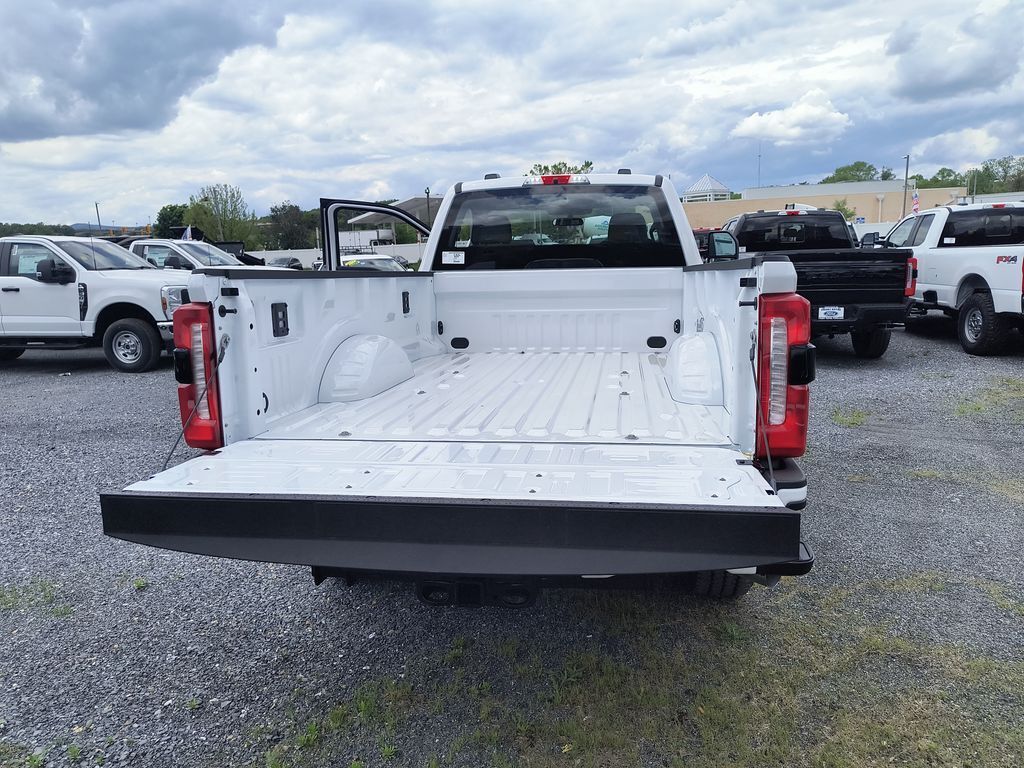 2025 Ford F-350 Super Duty XL