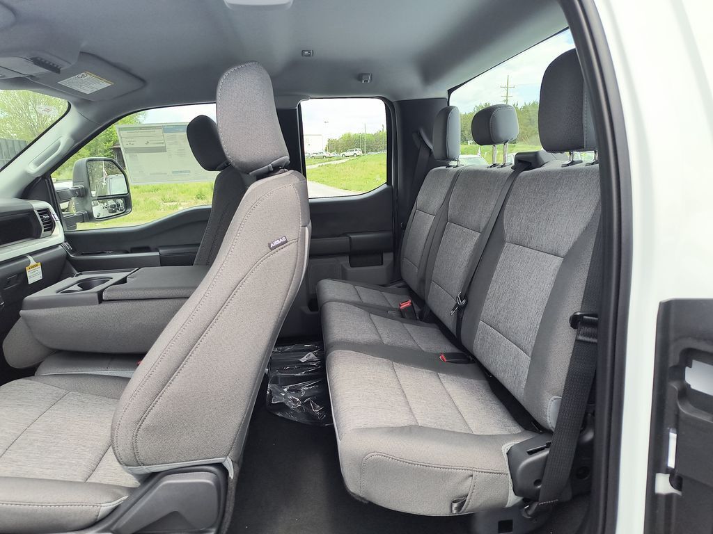 2025 Ford F-350 Super Duty XL