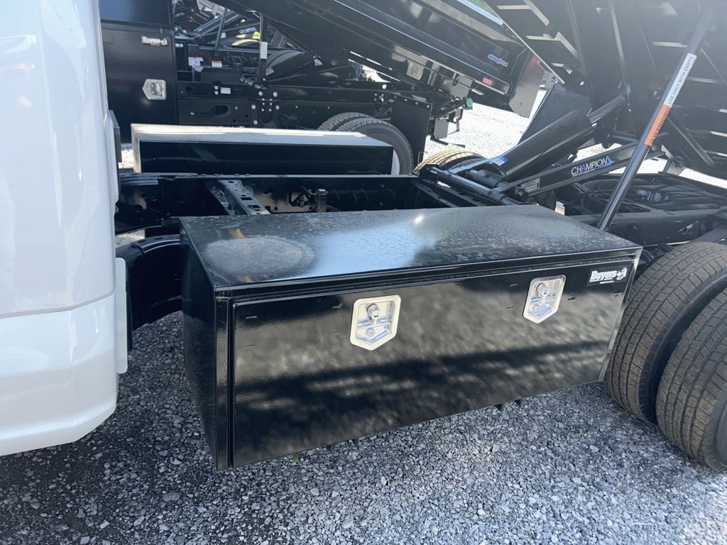 2024 Ford F-550 Super Duty 