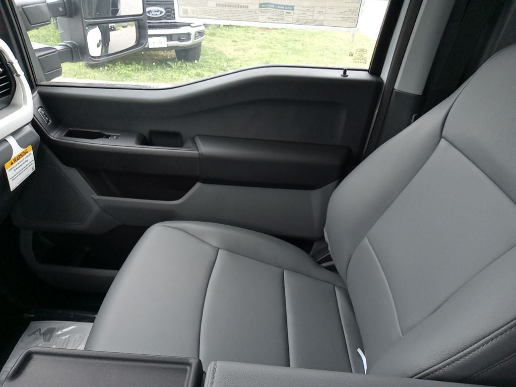 2023 Ford F-550 Super Duty 