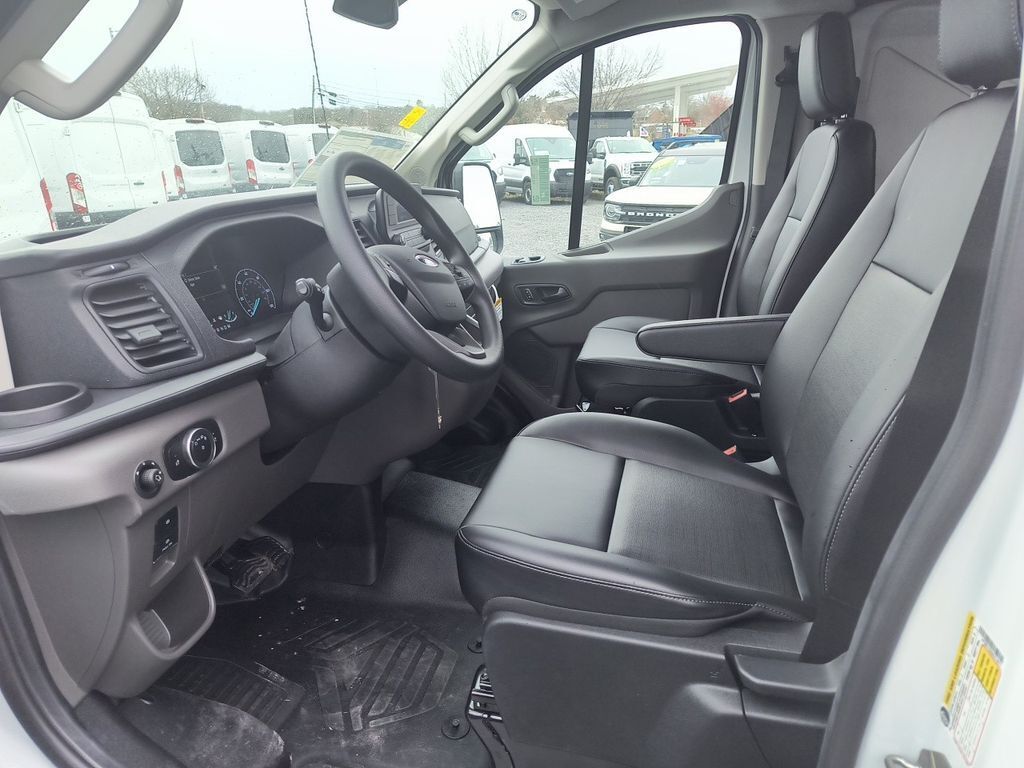 2025 Ford Transit 250