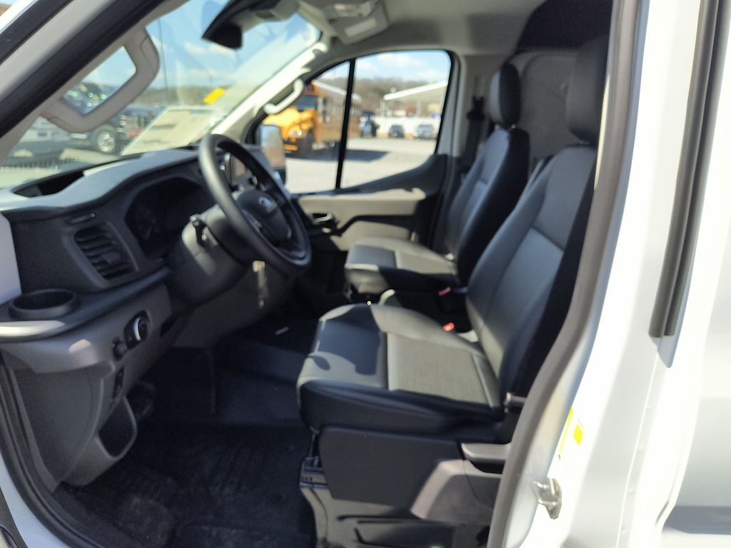 2025 Ford Transit 250