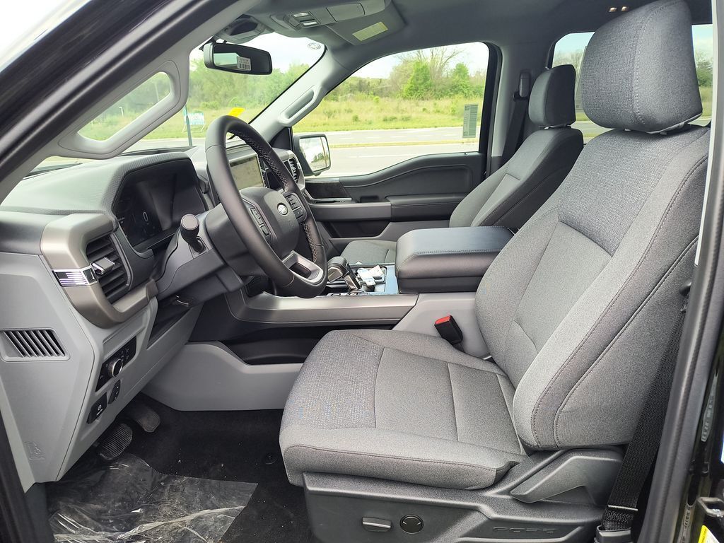 2025 Ford F-150 Lightning XLT