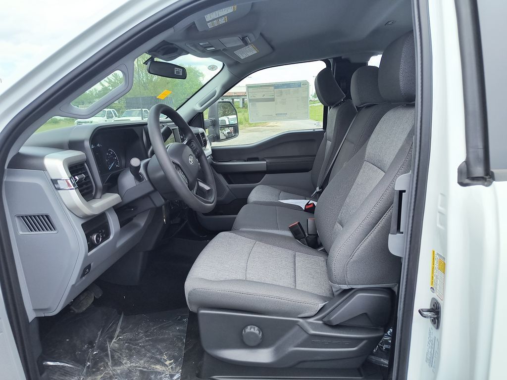 2025 Ford F-350 Super Duty XL