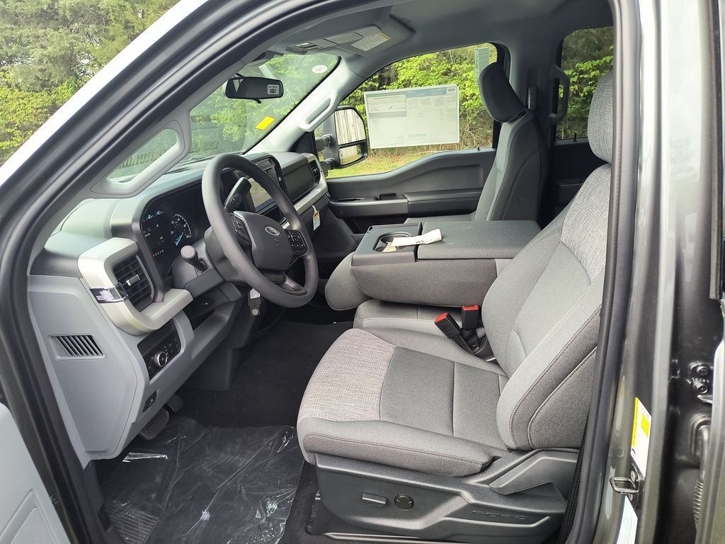 2025 Ford F-350 Super Duty XLT