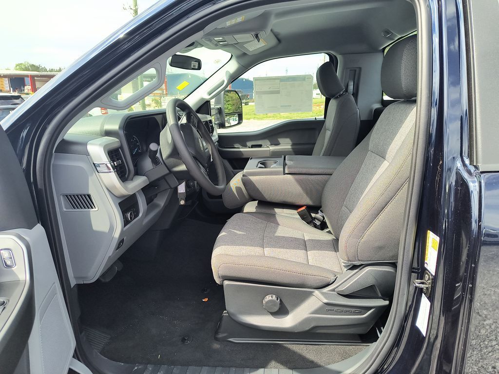 2025 Ford F-350 Super Duty XL