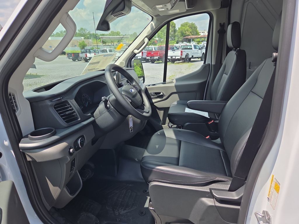 2025 Ford Transit 250
