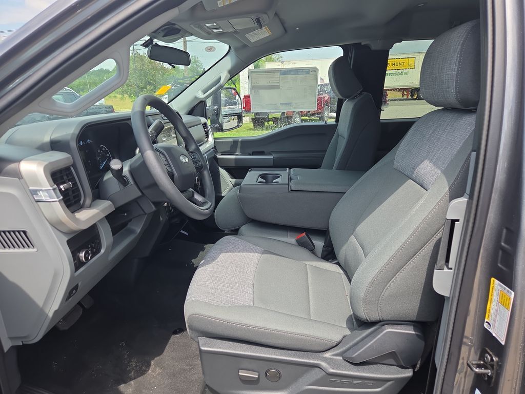 2025 Ford F-250 Super Duty XL