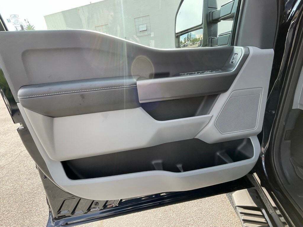 2025 Ford F-350 Super Duty XLT