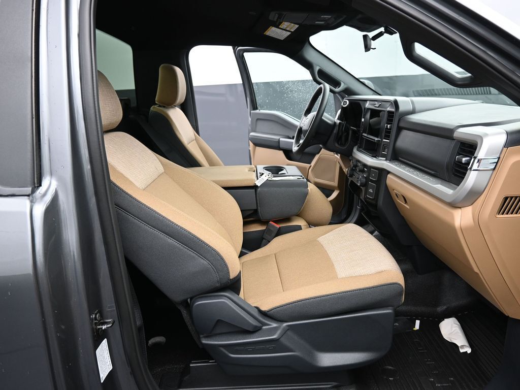2025 Ford F-350 Super Duty XLT