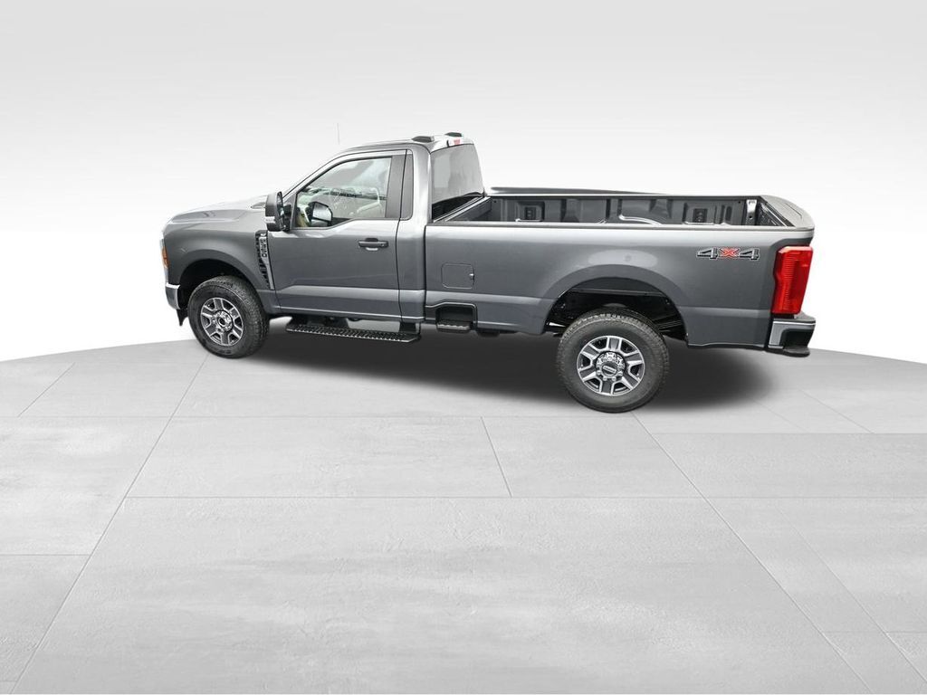 2025 Ford F-350 Super Duty XLT