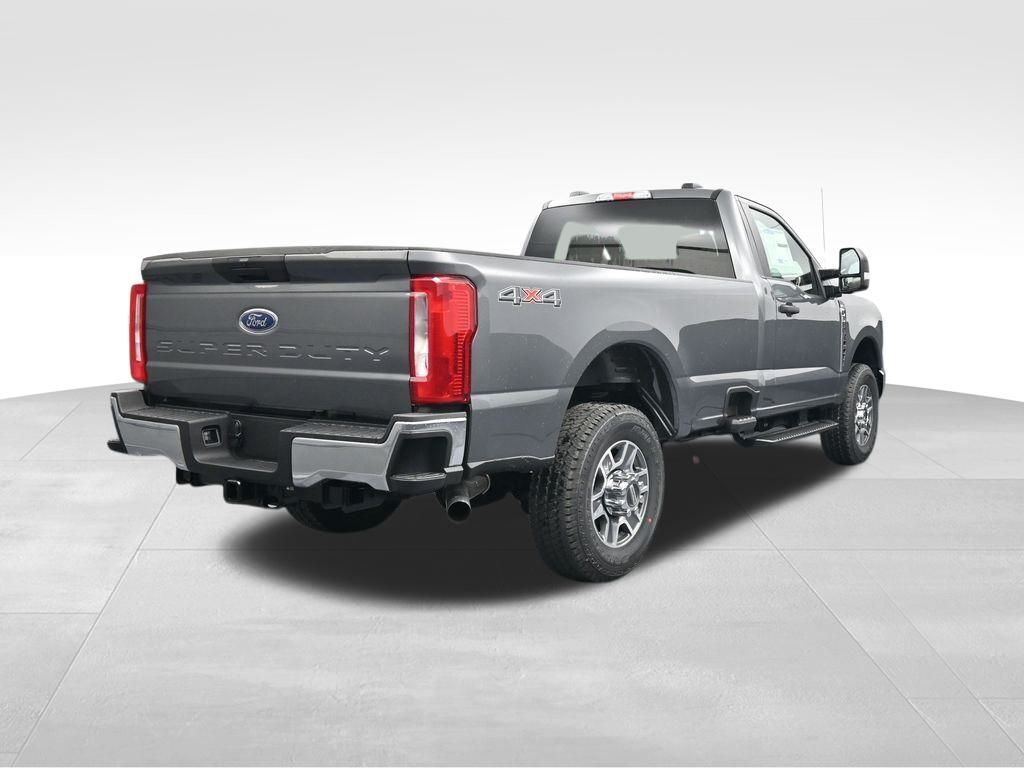 2025 Ford F-350 Super Duty XLT