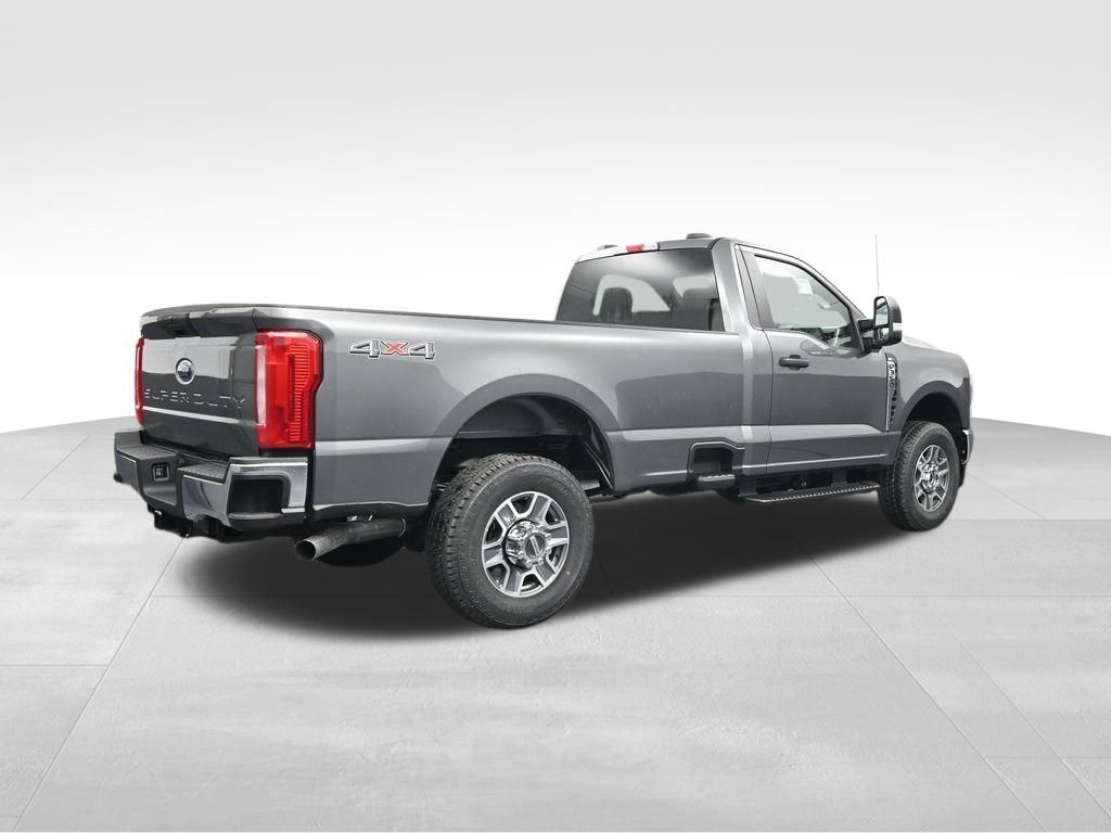 2025 Ford F-350 Super Duty XLT