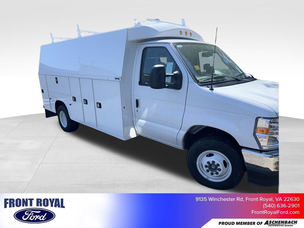 2024 Ford E-Series E-450 SD