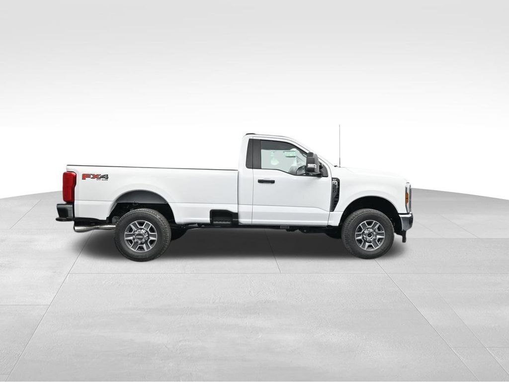 2025 Ford F-350 Super Duty XLT