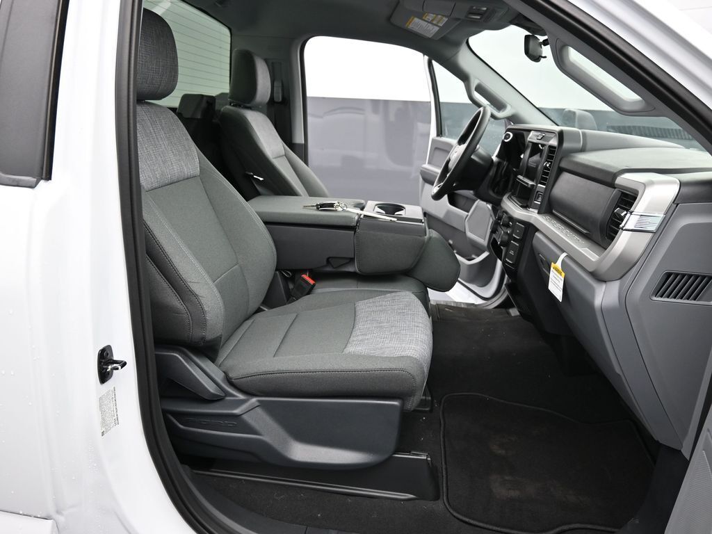 2025 Ford F-350 Super Duty XLT