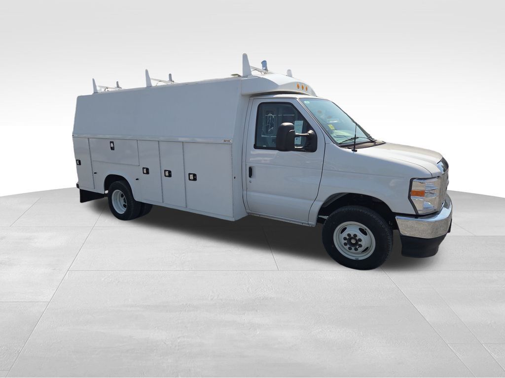 2024 Ford E-Series E-450 SD