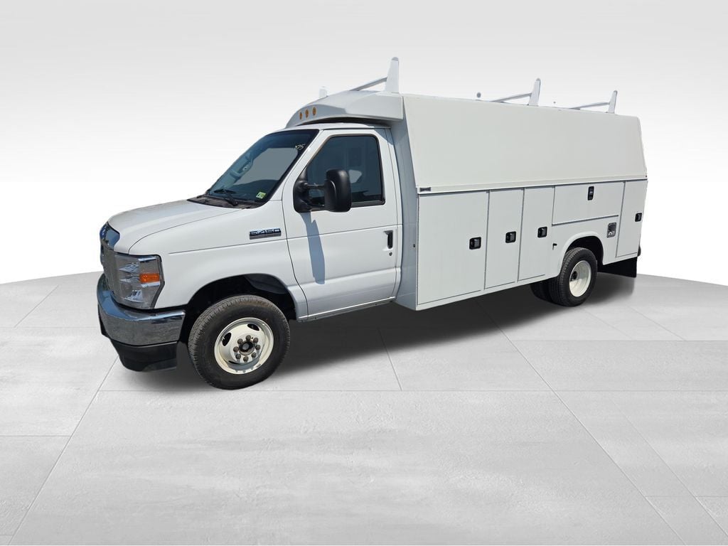 2024 Ford E-Series E-450 SD