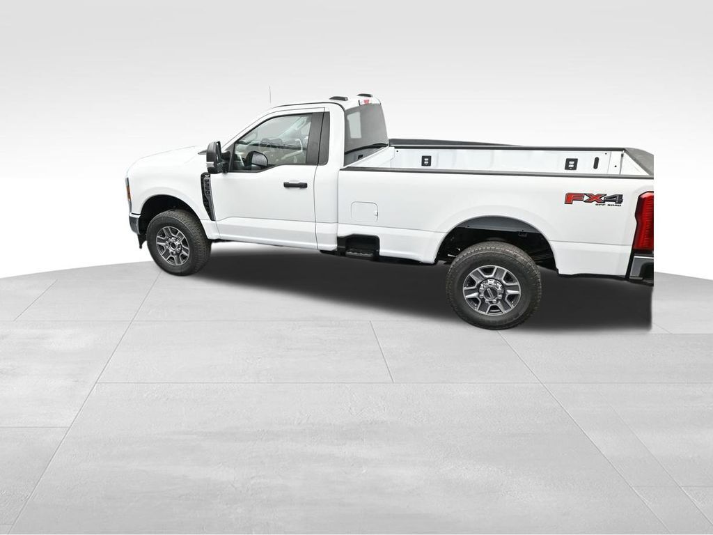 2025 Ford F-350 Super Duty XLT