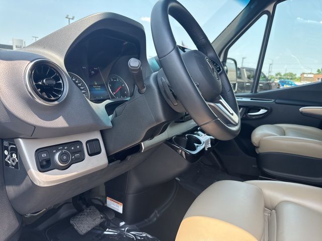 2022 Mercedes-Benz Sprinter 2500