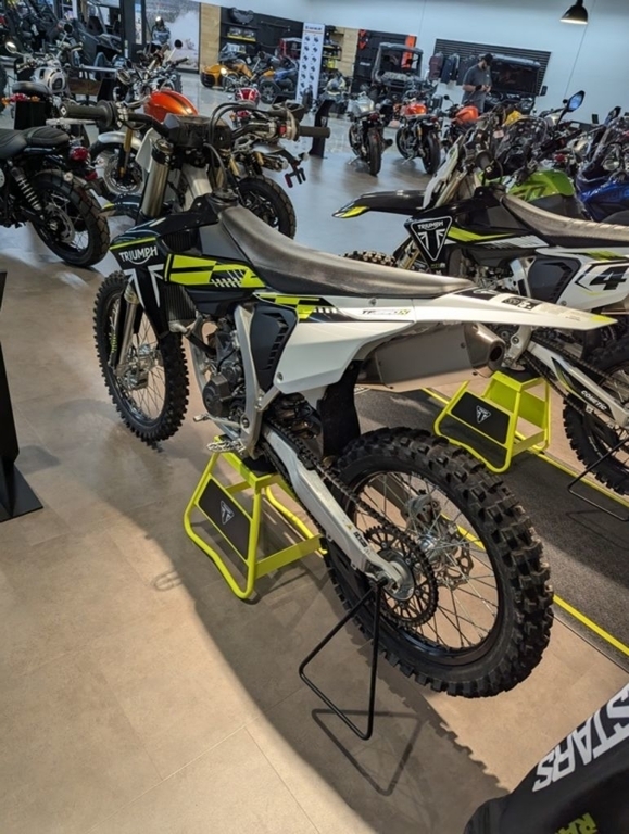 2025 Triumph TF 250-X Jet Black/Pure White