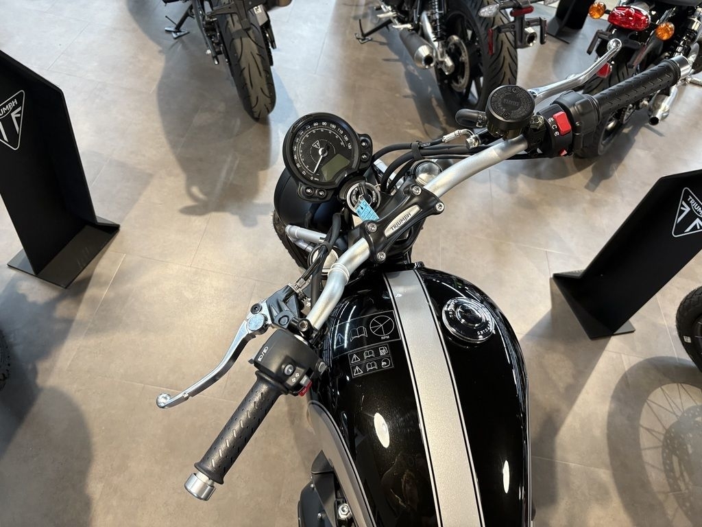 2025 Triumph Scrambler 900 Sapphire Black/Aluminium Silver