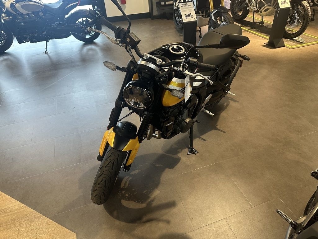 2025 Triumph Trident 660 Cosmic Yellow/Sapphire Black