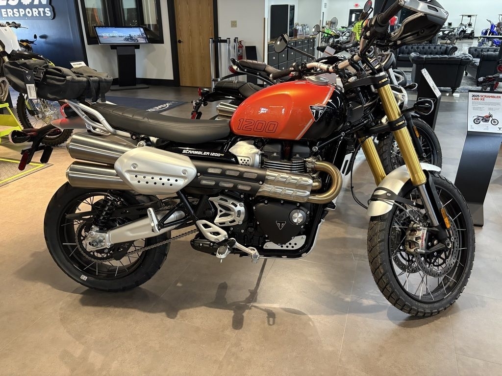2024 Triumph Scrambler 1200 XE Baja Orange / Phantom Black