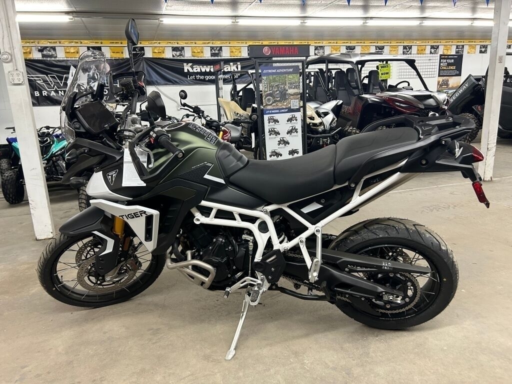 2024 Triumph Tiger 900 Rally Pro Matt Khaki Green / Matt Phantom Black