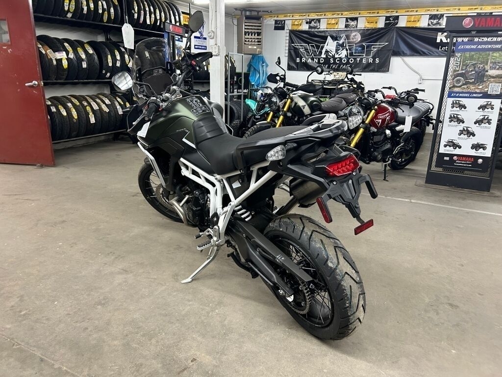 2024 Triumph Tiger 900 Rally Pro Matt Khaki Green / Matt Phantom Black