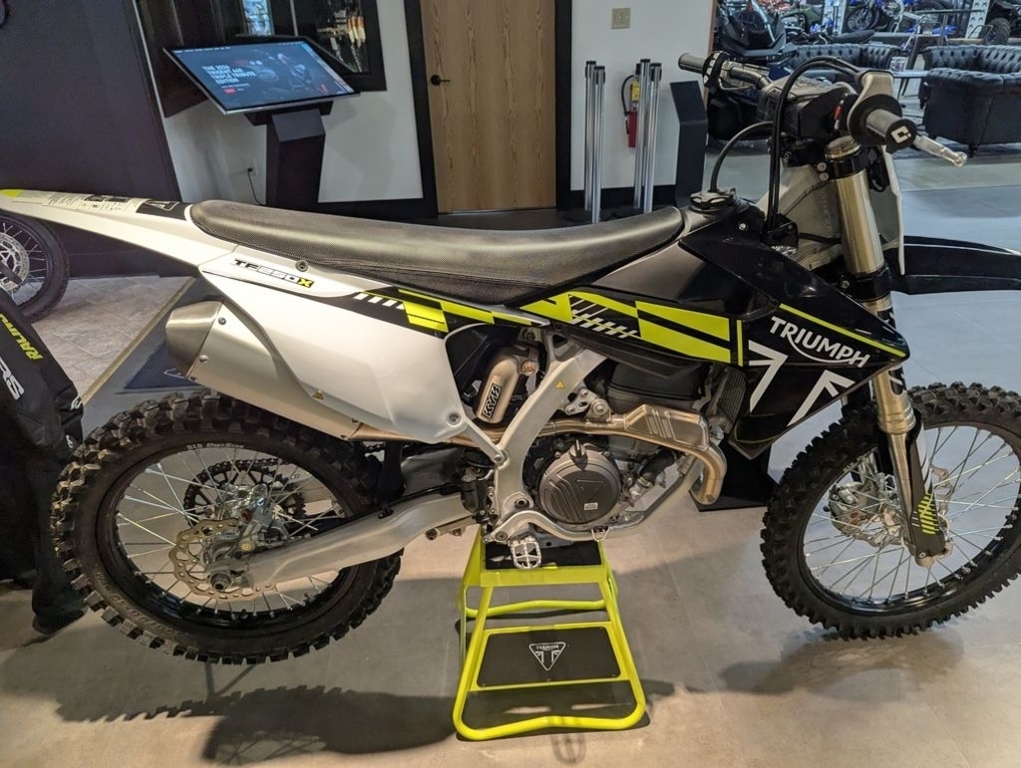 2025 Triumph TF 250-X Jet Black/Pure White