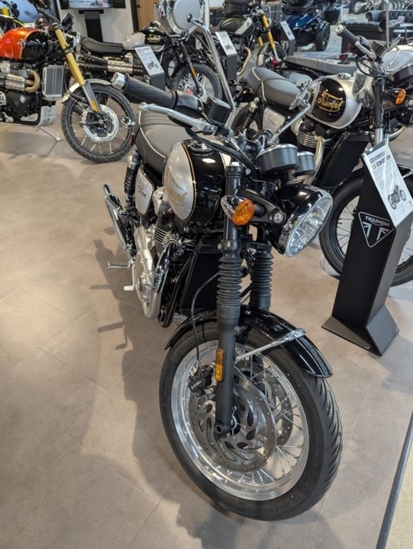 2025 Triumph Bonneville T120 Sapphire Black/Aluminium Silver (Euro 5A)