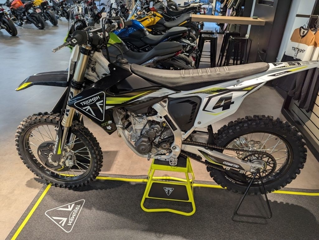 2025 Triumph TF 450-RC Edition Jet Black/Pure White