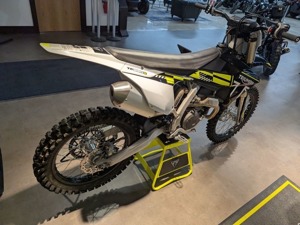 2025 Triumph TF 250-X Jet Black/Pure White
