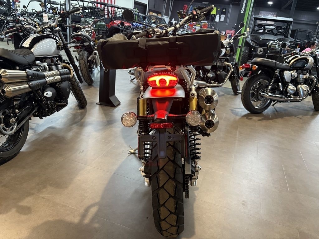2024 Triumph Scrambler 1200 XE Baja Orange / Phantom Black