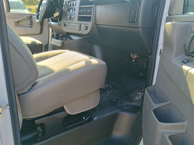 2022 Chevrolet Express LS 3500