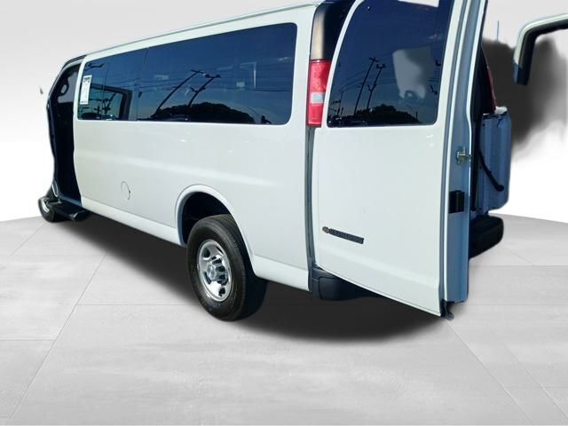 2022 Chevrolet Express LS 3500