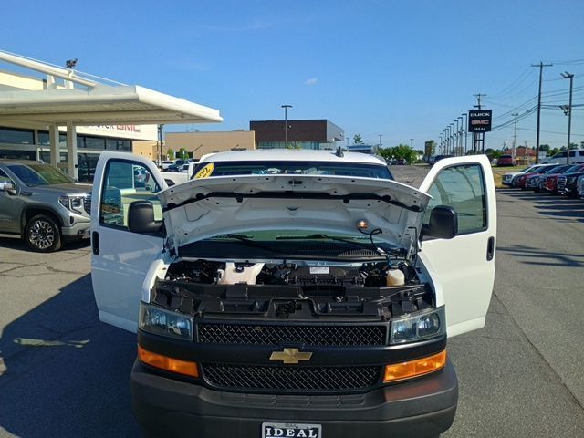 2022 Chevrolet Express LS 3500