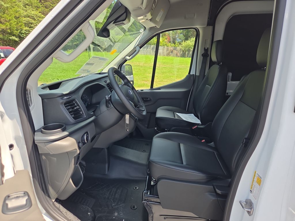 2025 Ford Transit 250