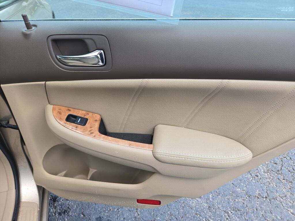 2005 Honda Accord EX w/Leather