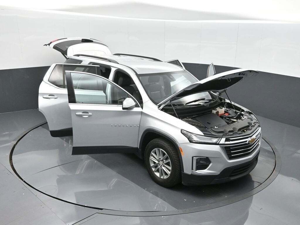 2022 Chevrolet Traverse LT Leather