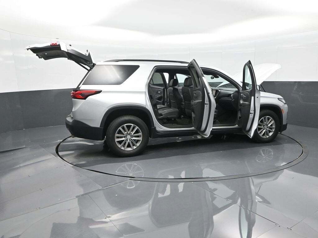 2022 Chevrolet Traverse LT Leather