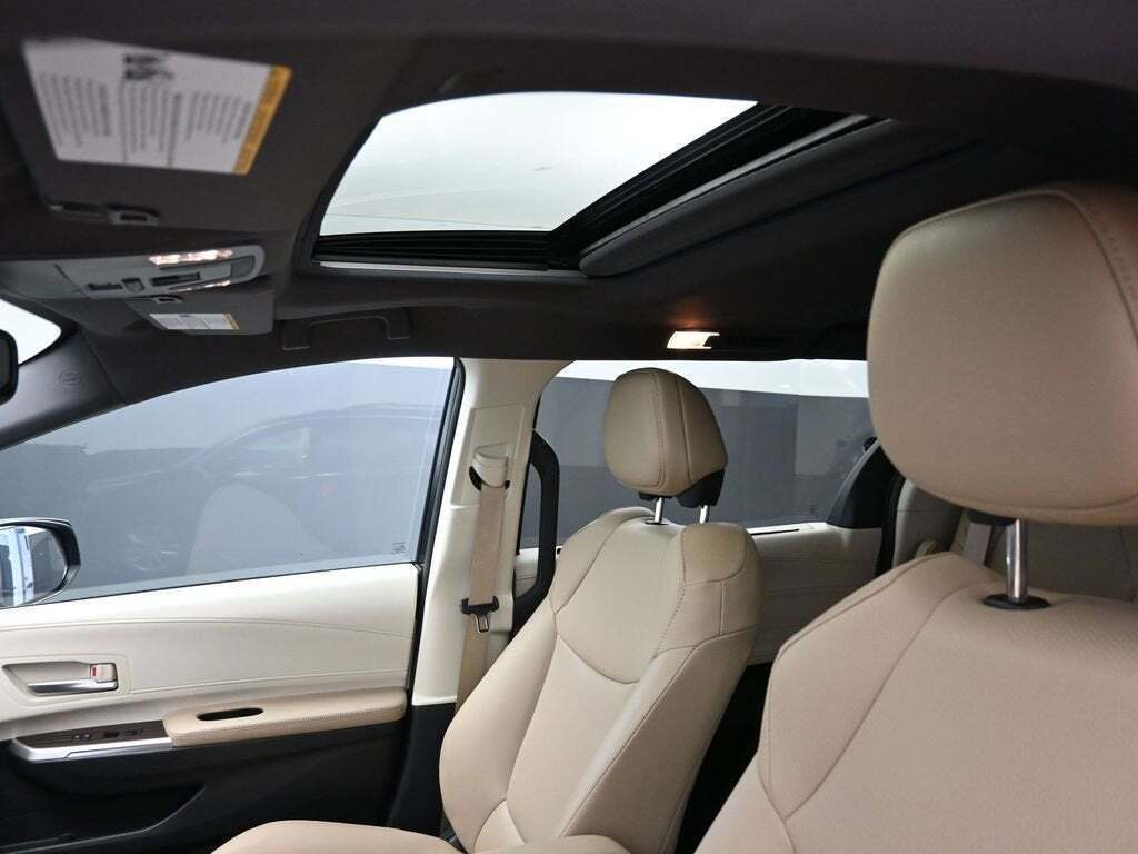 2024 Toyota Sienna XLE 7-Passenger