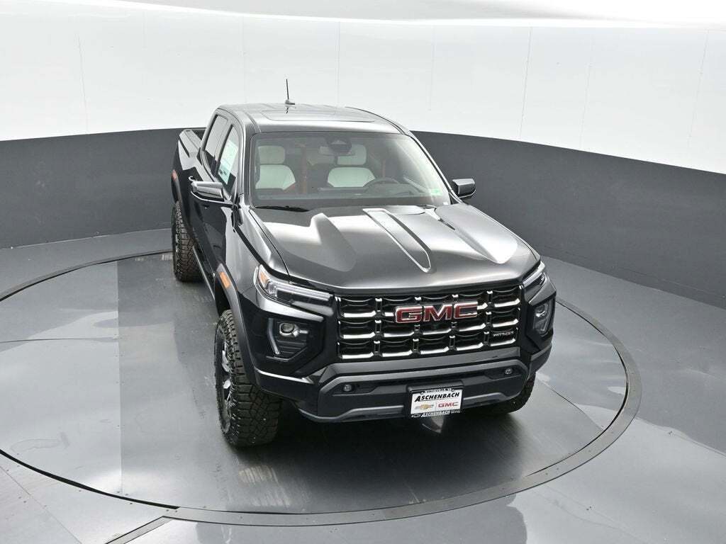 2025 GMC Canyon AT4