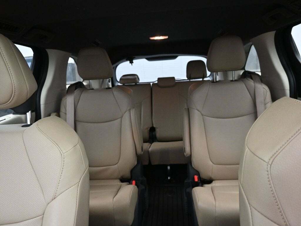 2024 Toyota Sienna XLE 7-Passenger