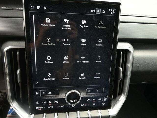 2025 GMC Acadia Elevation