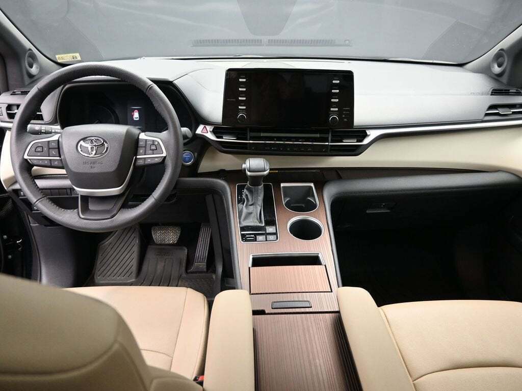 2024 Toyota Sienna XLE 7-Passenger