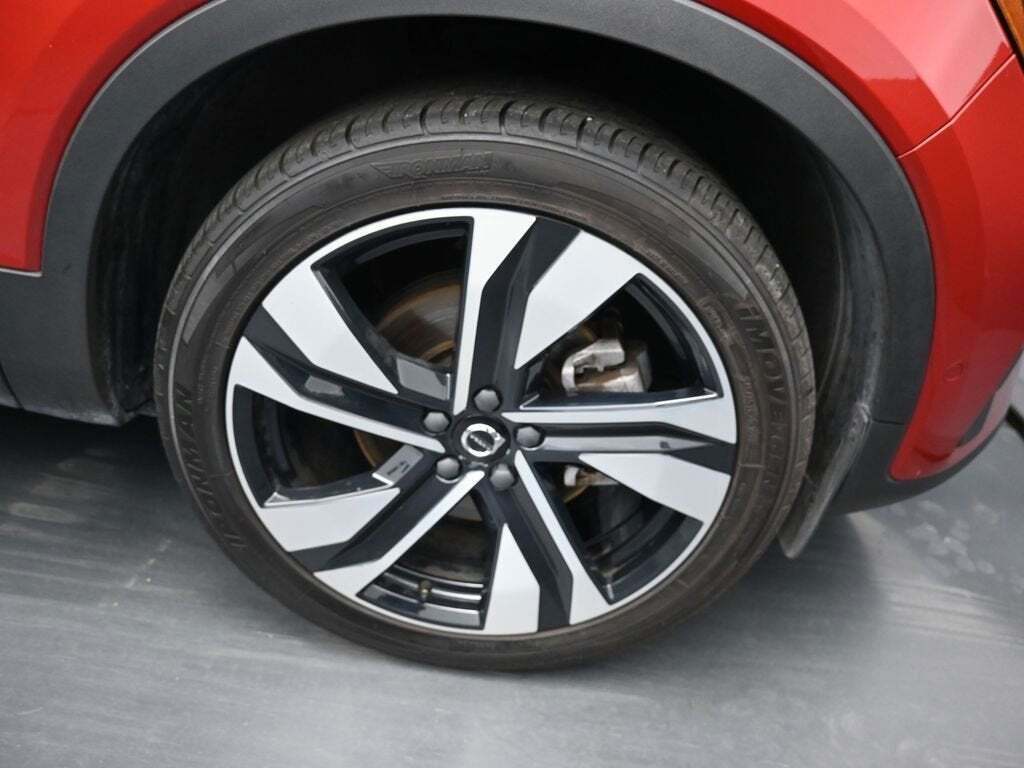 2023 Volvo XC40 B5 Plus Bright Theme